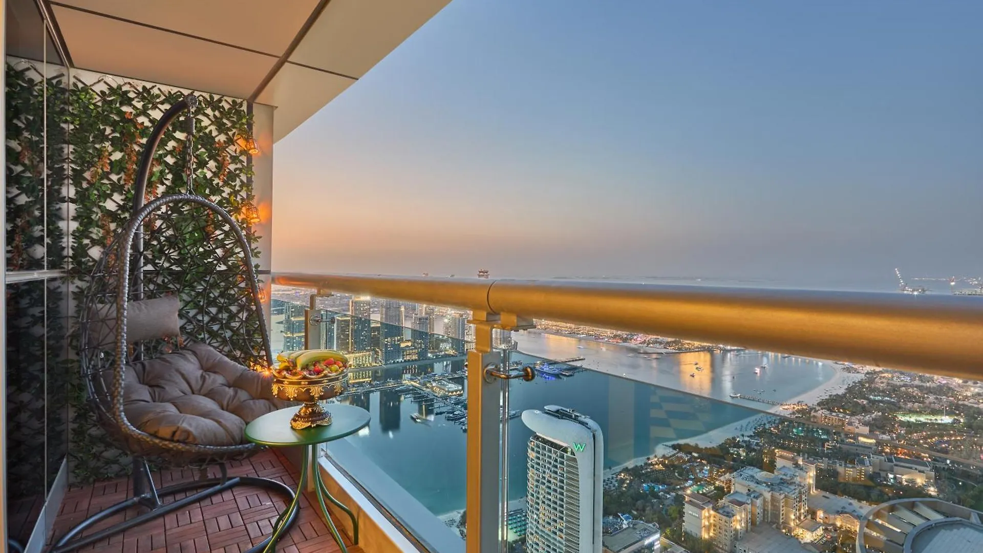 Zen Den - Vintage Charm With Full Sea View Apartment Dubai