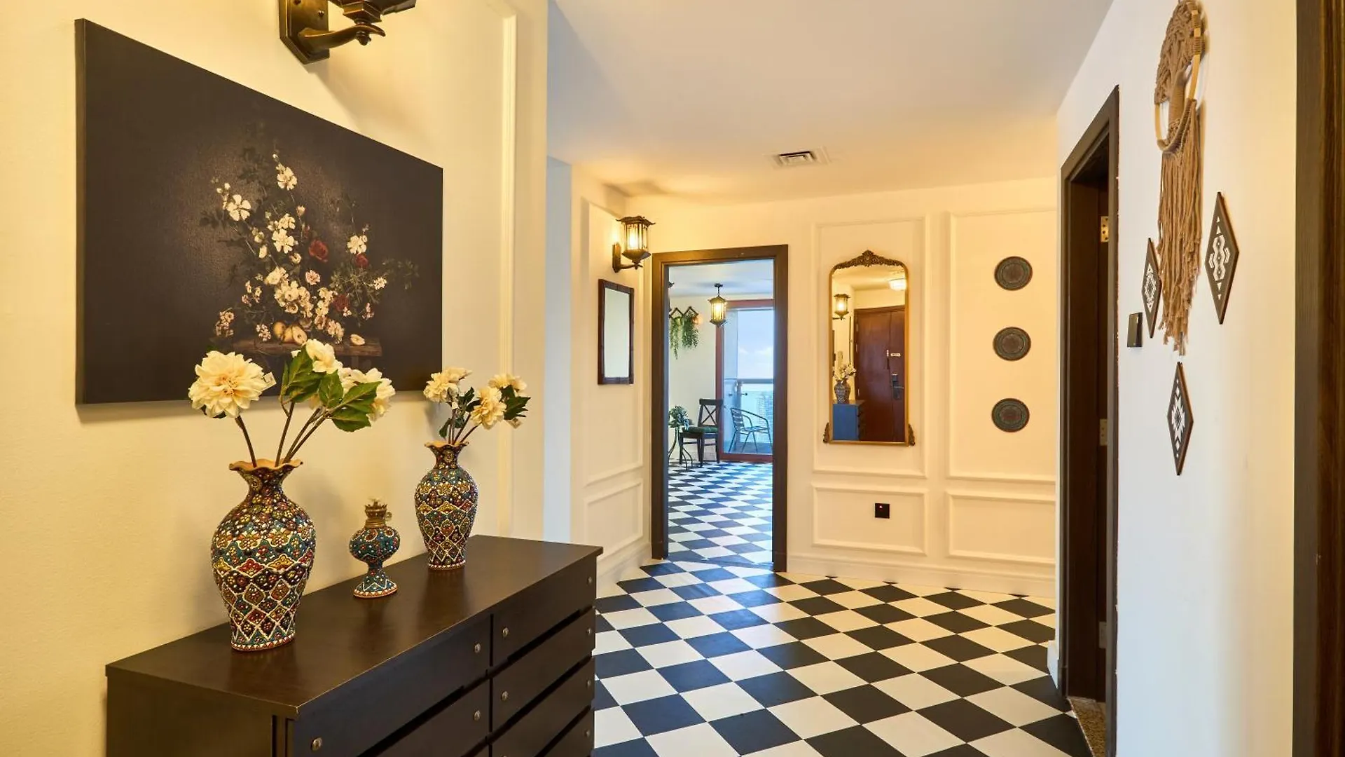 Zen Den - Vintage Charm With Full Sea View Apartment Dubai