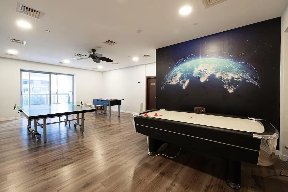 Zen Den - Vintage Charm With Full Sea View Apartment Dubai